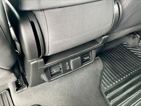 Used 2024 Chevrolet Silverado 2500 LT w/ Convenience Package image 26