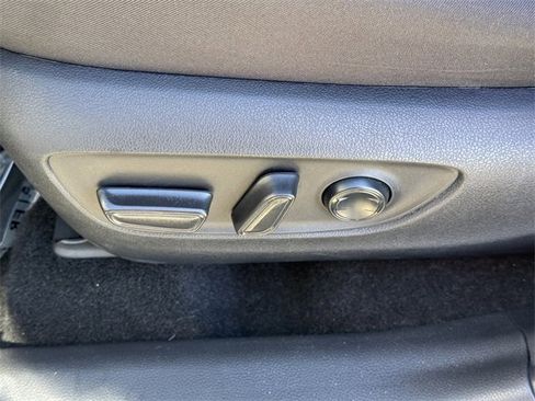 Used 2025 Toyota RAV4 XLE image 17