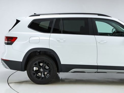 New 2026 Volkswagen Atlas Peak Edition image 11