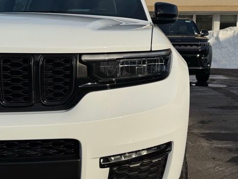 New 2025 Jeep Grand Cherokee L Limited w/ Black Appearance Package image 11