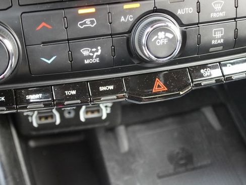 Used 2022 Dodge Durango R/T w/ Tow 'N Go Package AWD/4WD image 11