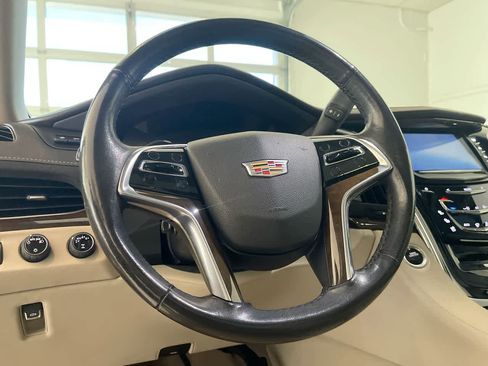 Used 2019 Cadillac Escalade Premium Luxury image 14