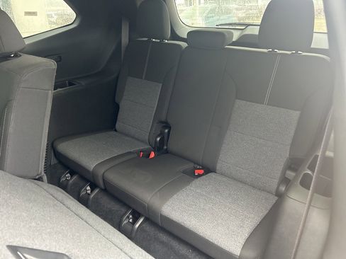 Used 2025 GMC Acadia Elevation image 11