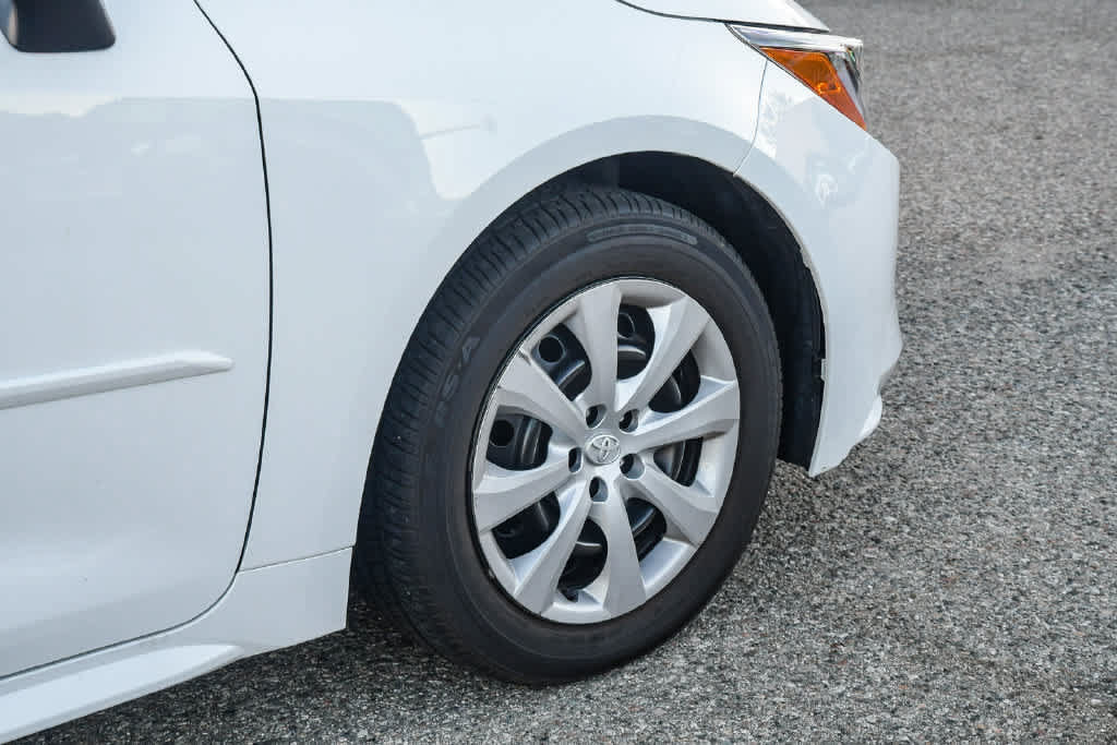 Used 2024 Toyota Corolla LE FWD image 12