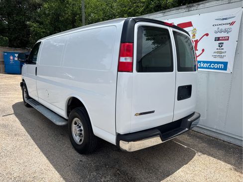 Used 2024 Chevrolet Express 2500 w/ Driver Convenience Package RWD image 7