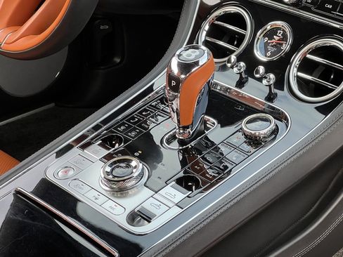 Used 2021 Bentley Continental GT image 39