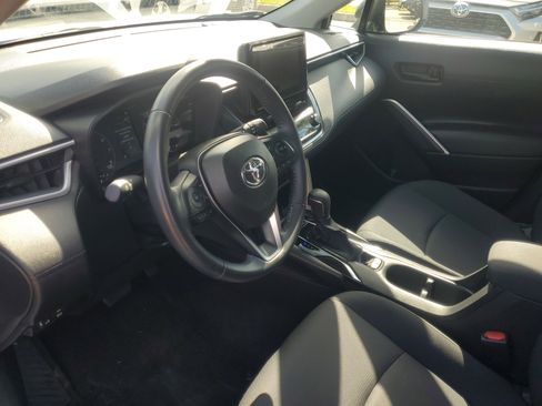 Used 2025 Toyota Corolla Cross LE image 21