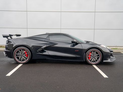 Used 2023 Chevrolet Corvette Stingray Premium Conv w/ Z51 Performance Package image 8