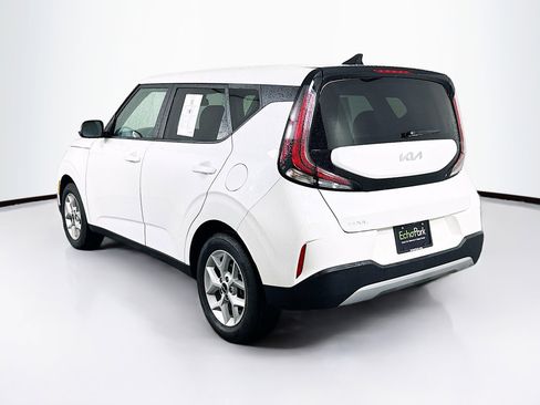 Used 2025 Kia Soul LX w/ LX Technology Package FWD image 5