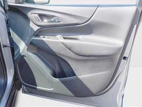 Used 2024 Chevrolet Equinox LT image 30