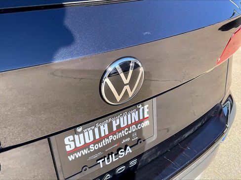Used 2024 Volkswagen Taos SE image 30