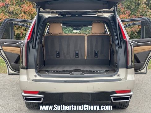 Used 2021 Cadillac Escalade Premium Luxury w/ LPO, Illumination Package image 45