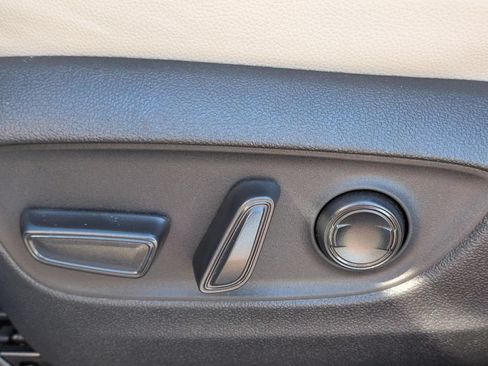 Used 2024 Toyota Grand Highlander AWD image 19