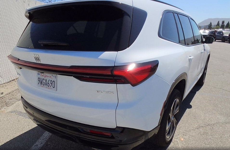 Used 2026 Buick Enclave Sport Touring AWD/4WD image 5