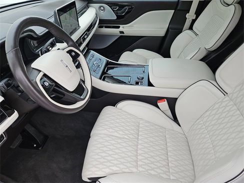 Certified 2023 Lincoln Aviator Black Label w/ Jet Package image 13