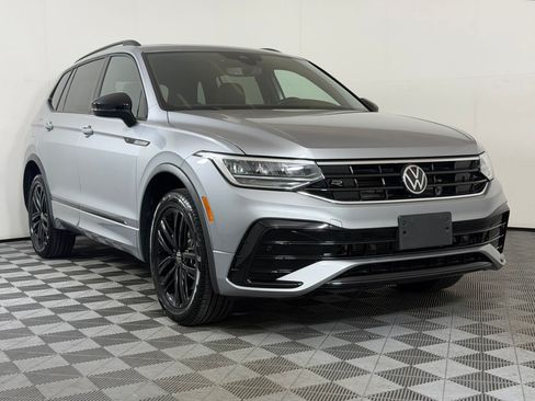 Used 2022 Volkswagen Tiguan SE R-Line AWD/4WD image 7