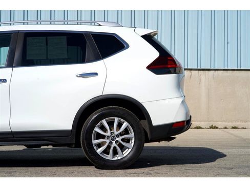 Used 2020 Nissan Rogue SV AWD/4WD image 14