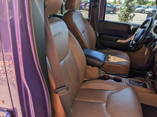 Used 2017 Jeep Wrangler Unlimited Sahara w/ Connectivity Group AWD/4WD image 13