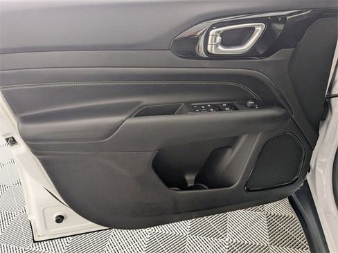 Certified 2023 Jeep Compass Altitude image 10