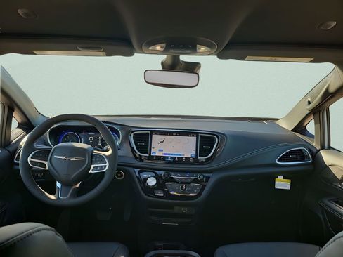 New 2026 Chrysler Pacifica Select image 10