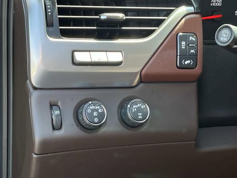 Used 2019 Chevrolet Tahoe Premier AWD/4WD image 34