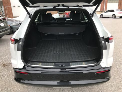 Used 2025 Toyota Crown Signia Limited w/ Advanced Technology Package image 29