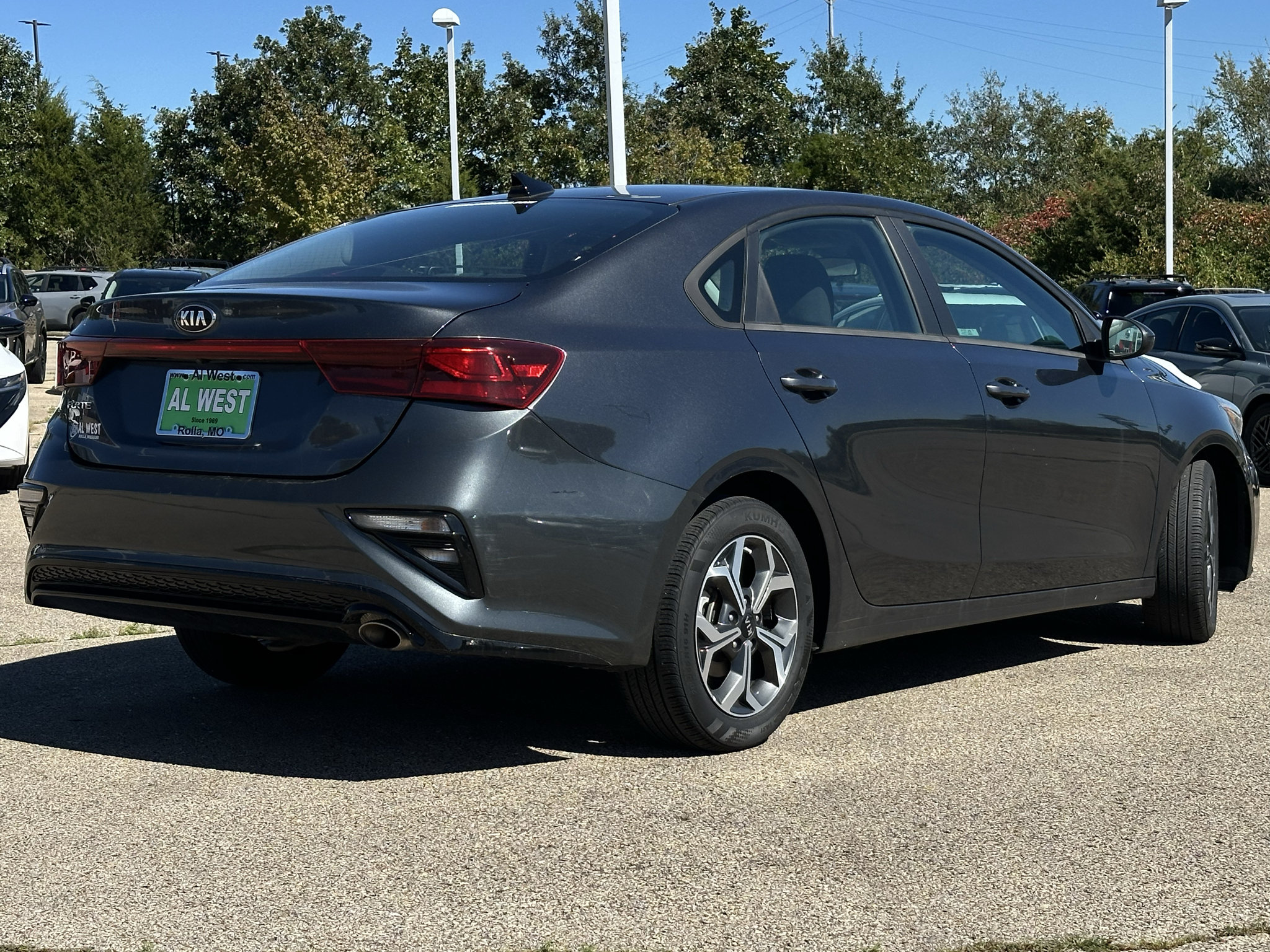 Used 2021 Kia Forte LXS FWD image 3