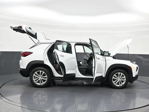 Used 2023 Chevrolet TrailBlazer LS FWD image 32