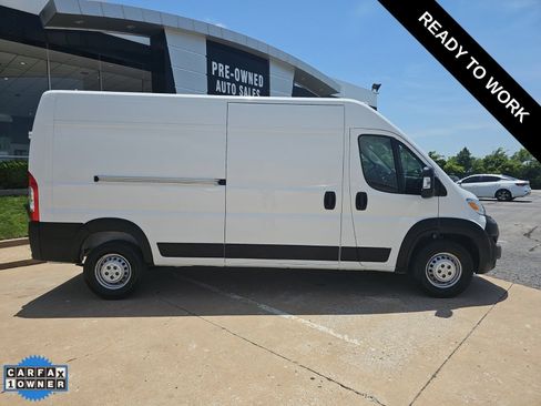 Used 2025 RAM ProMaster 2500 w/ Convenience Group FWD image 2
