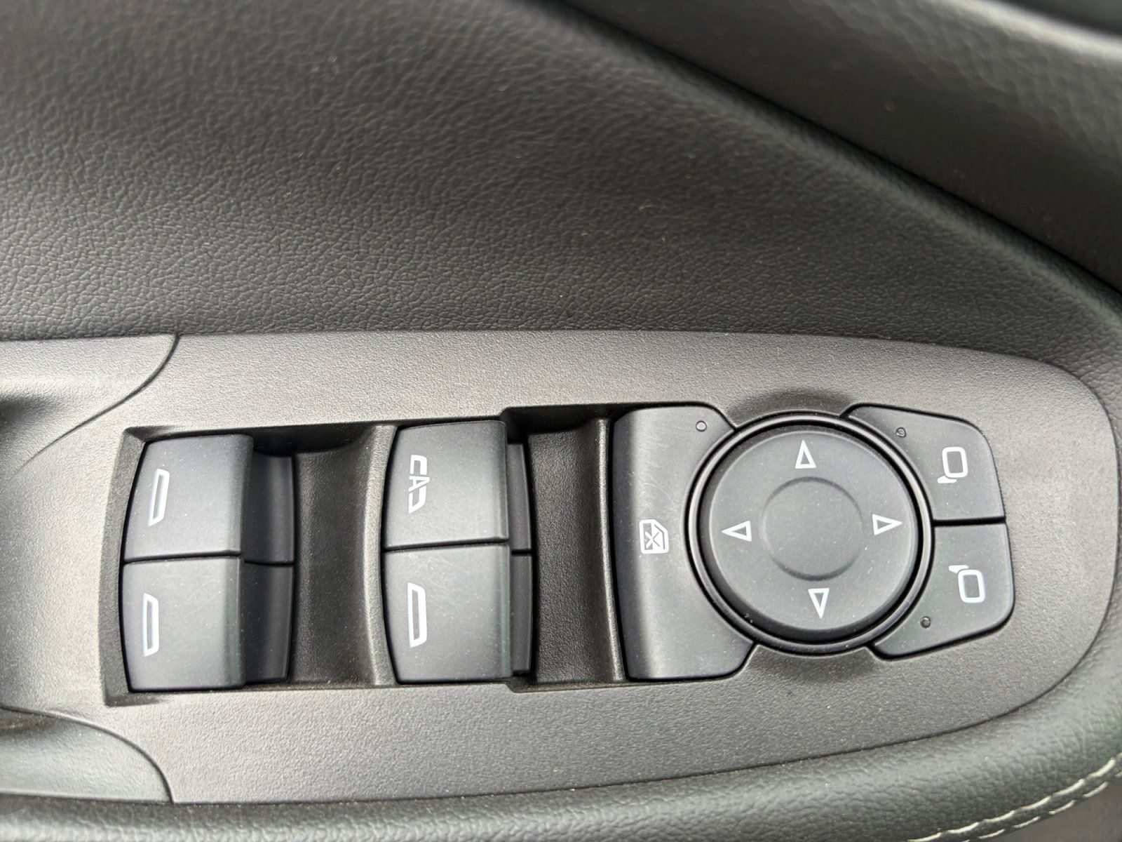Used 2021 Buick Encore GX Select AWD/4WD image 16
