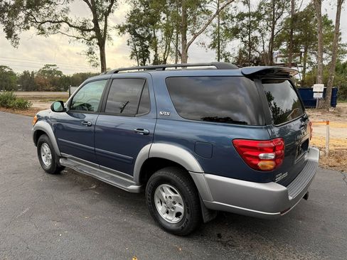 Used 2003 Toyota Sequoia SR5 image 4