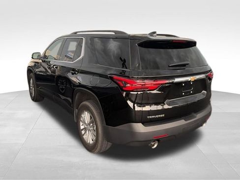 Used 2023 Chevrolet Traverse LT FWD image 3