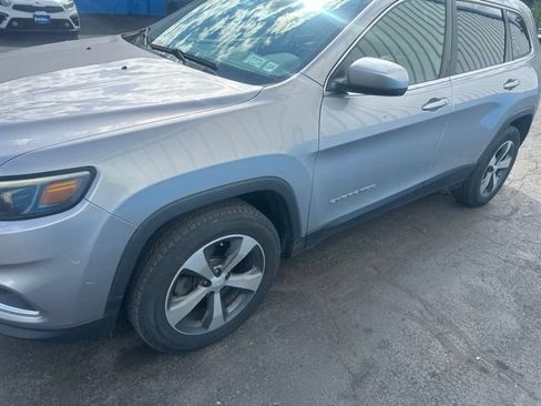 Used 2019 Jeep Cherokee Limited AWD/4WD image 4