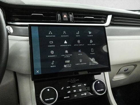 Used 2022 Jaguar F-PACE SVR image 15