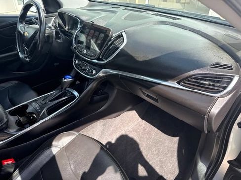 Used 2018 Chevrolet Volt Premier w/ Driver Confidence Package FWD image 29