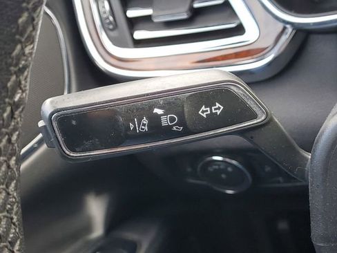 Used 2019 Lincoln Continental Premiere image 18