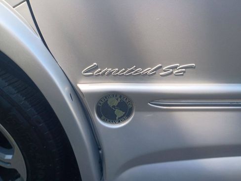 Used 2017 Chevrolet Express 2500 RWD image 8