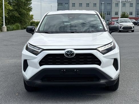 Used 2025 Toyota RAV4 LE AWD/4WD image 29