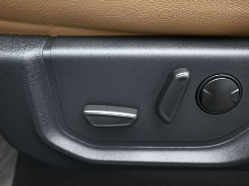 Used 2022 Ford F250 Lariat w/ Chrome Package image 10