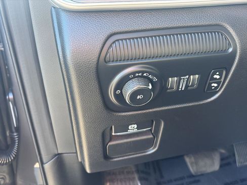 Used 2024 Jeep Wagoneer Series II image 15