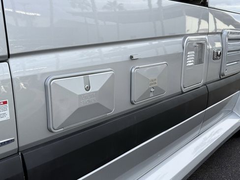 Used 2014 Mercedes-Benz Sprinter 3500 image 29