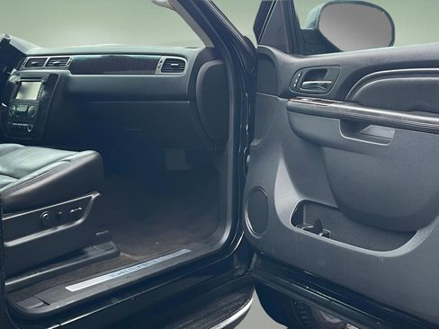 Used 2014 GMC Yukon Denali image 31