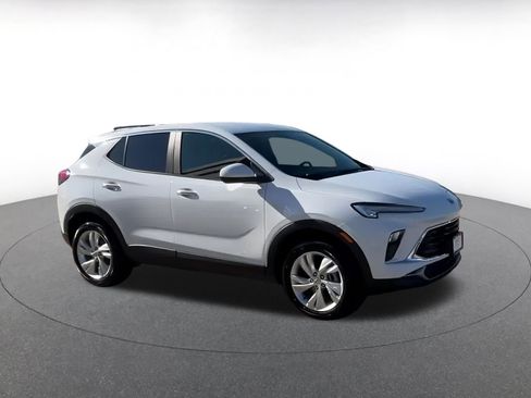 Used 2025 Buick Encore GX Preferred image 2