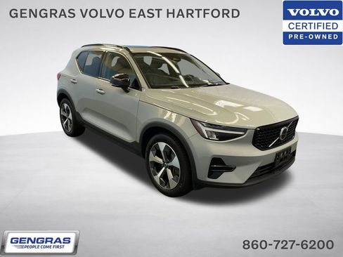 Certified 2024 Volvo XC40 B5 Core AWD/4WD image 1