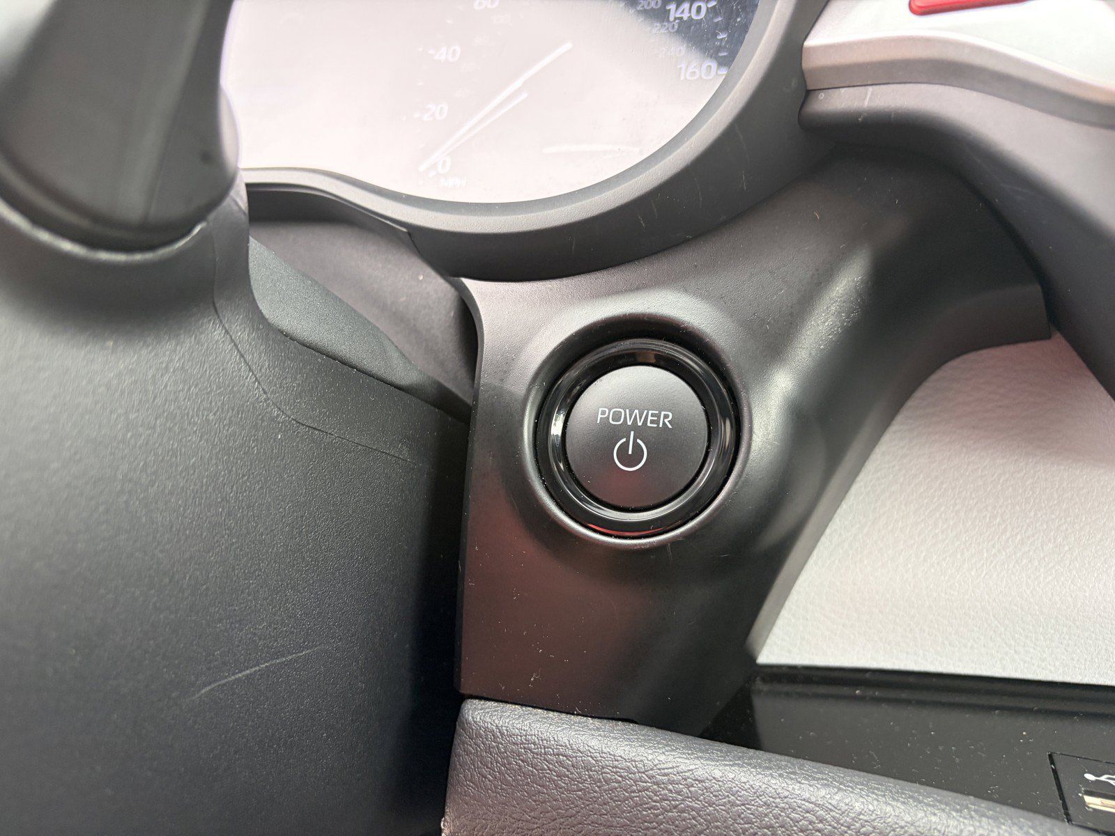 Used 2026 Toyota Sienna XLE FWD image 23