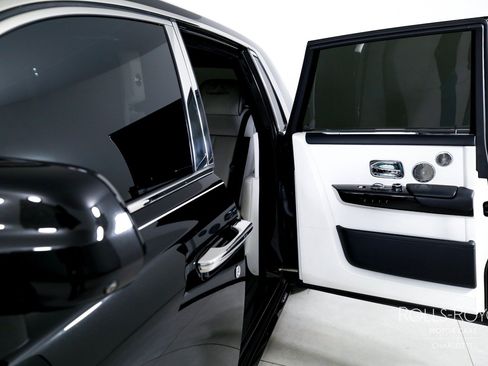 Used 2018 Rolls-Royce Phantom Sedan RWD image 18