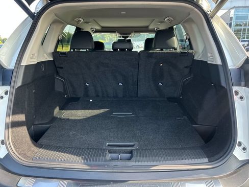 Used 2023 Nissan Rogue SL FWD image 9