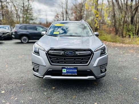 Used 2022 Subaru Forester Touring image 2