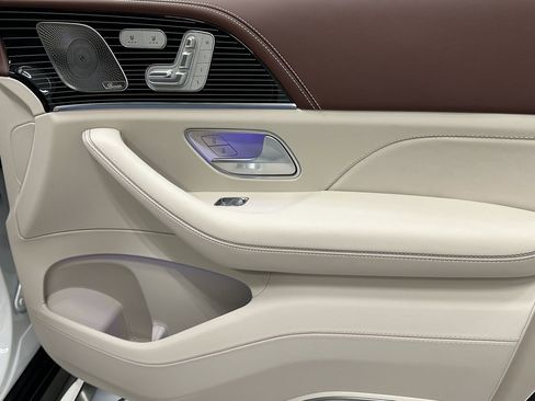 New 2026 Mercedes-Benz Maybach GLS 600 4MATIC image 18
