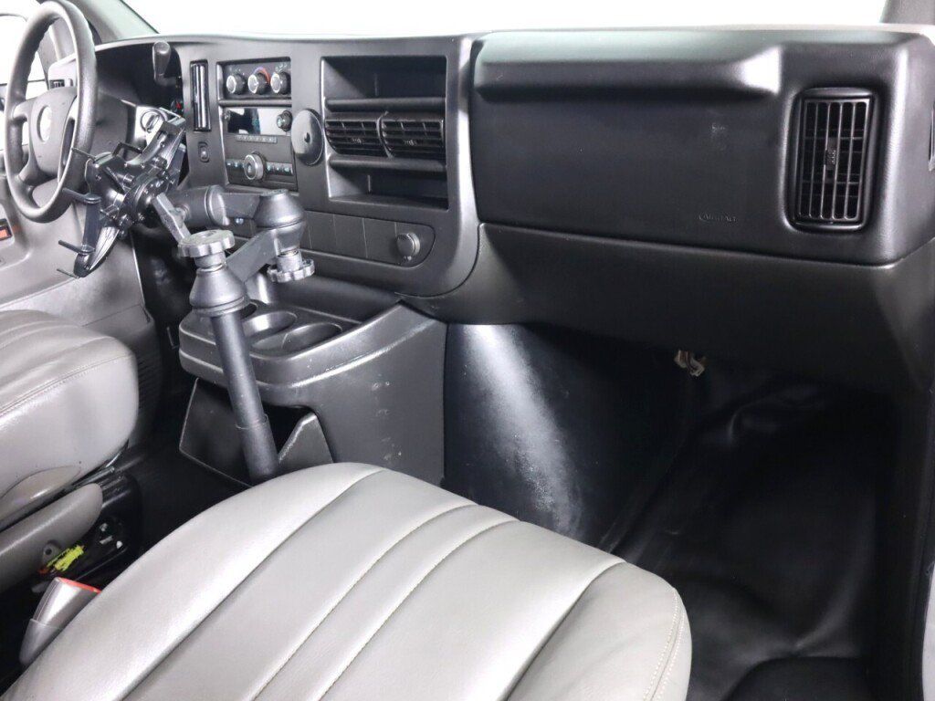 Used 2014 Chevrolet Express 1500 RWD image 31